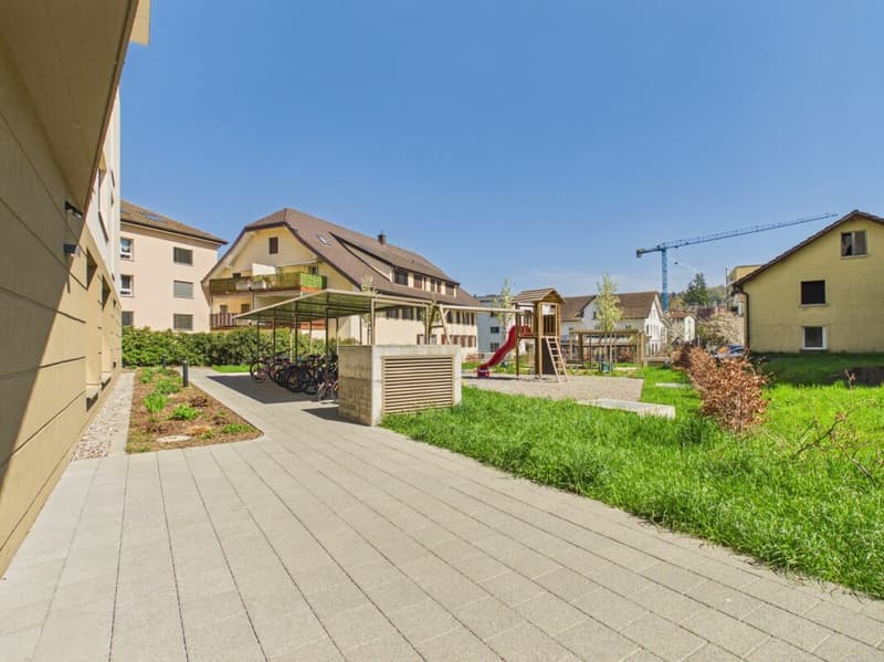 Spacious 4.5-room apartment with balcony and garage in Menziken (9)