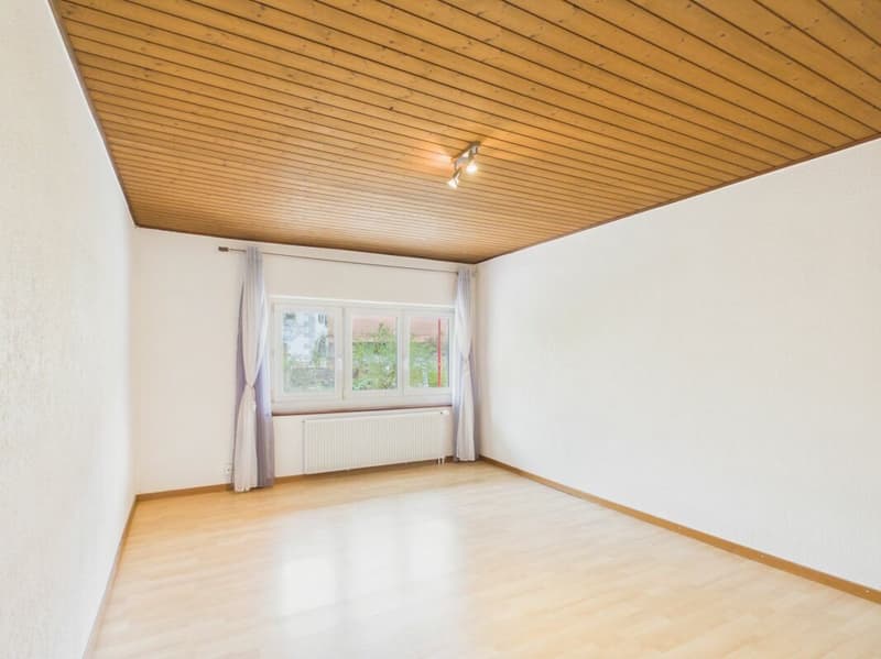 Spacious 5-room apartment in a quiet location in Ederswiler (7)
