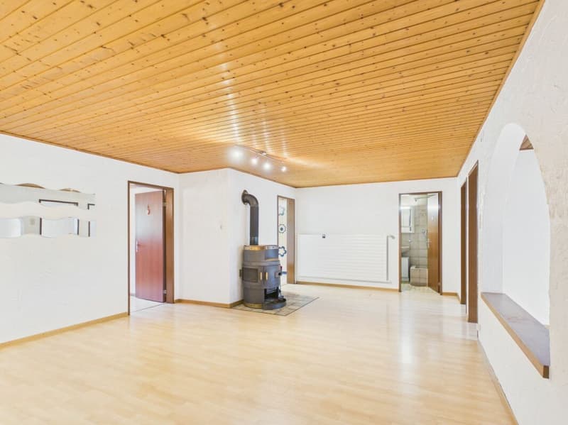 Spacious 5-room apartment in a quiet location in Ederswiler (1)