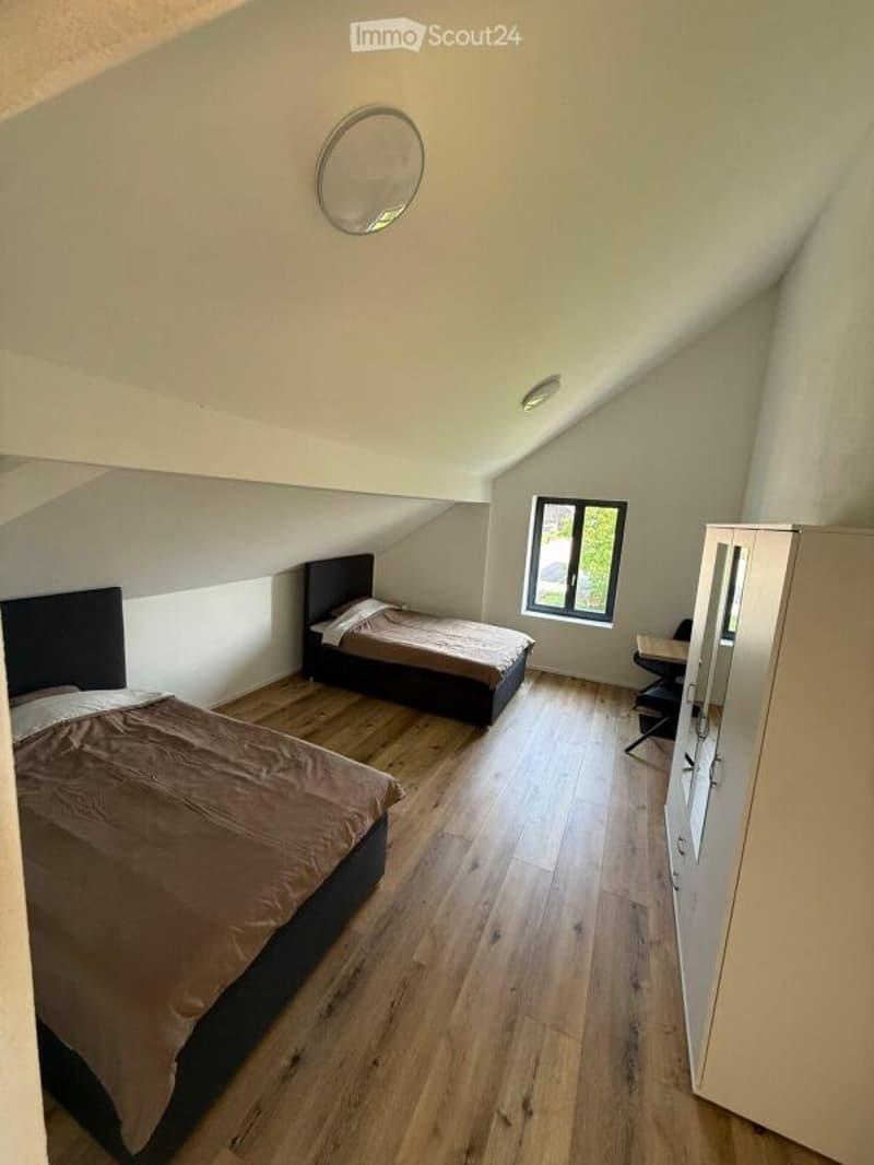 Top Opportunity! Completely Renovated Multi-Family House with Building Land Reserve (13)