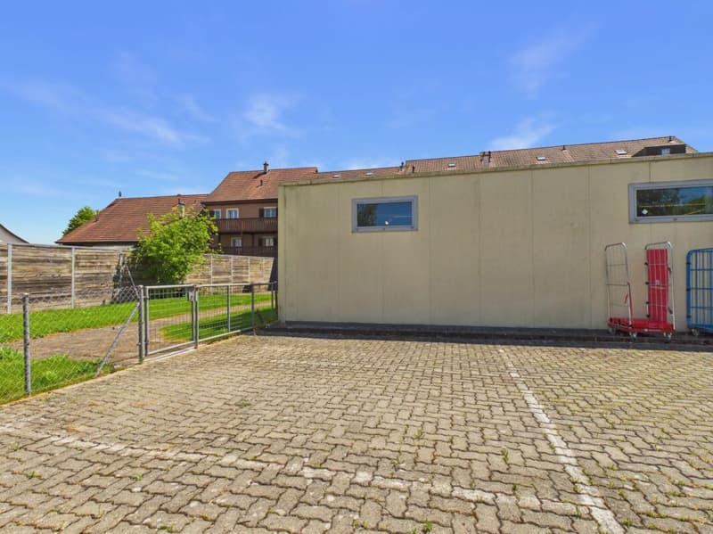 Spacious and Quiet Apartment with Balcony in Alle (2)