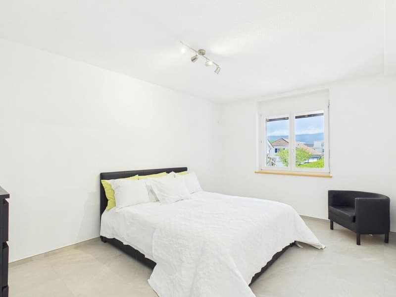 Spacious and Quiet Apartment with Balcony in Alle (7)