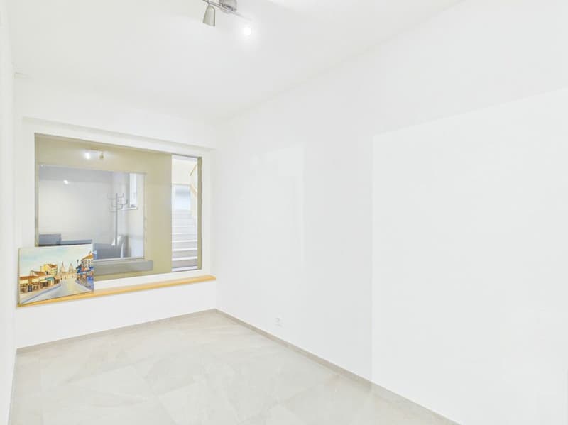 Spacious and Quiet Apartment with Balcony in Alle (6)