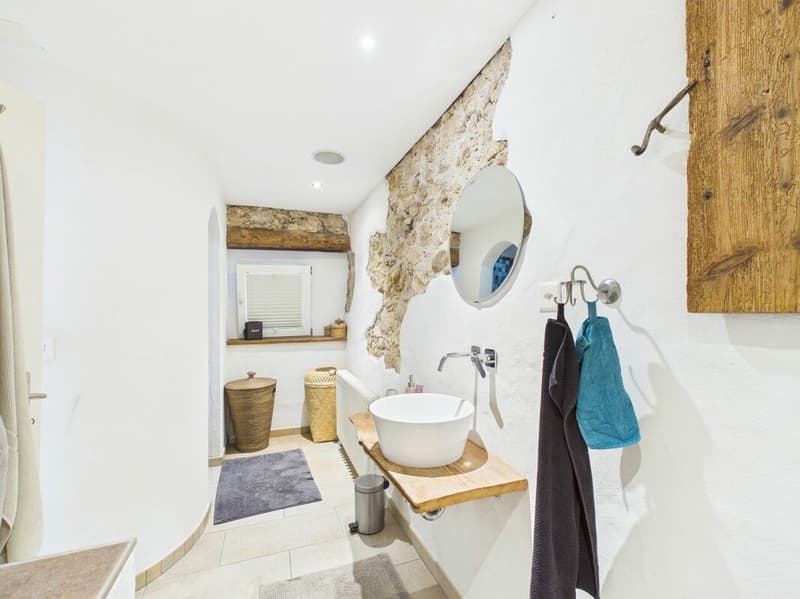 Grande maison de ferme avec beaucoup de potentiel (12)