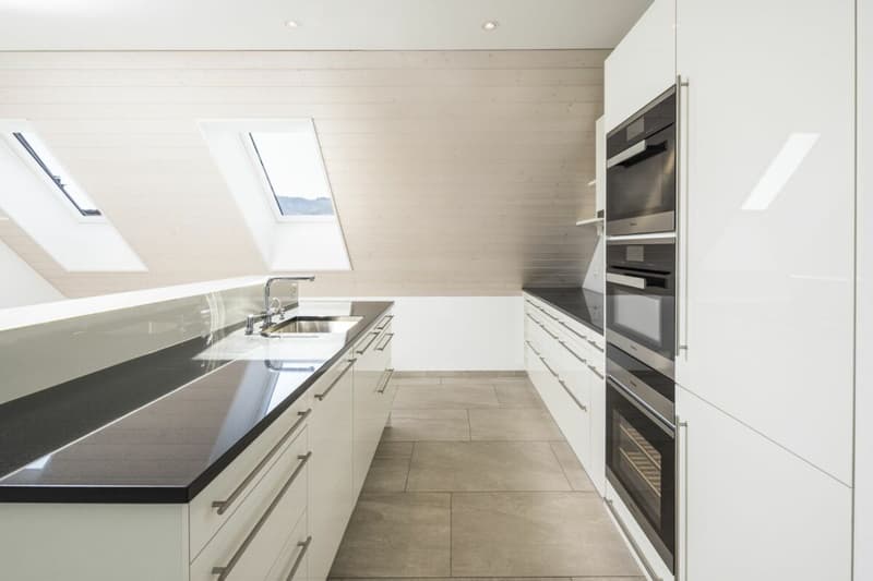 Traumhafte 3.5 Zimmer-Wohnung mit Galerie und Balkon (4)