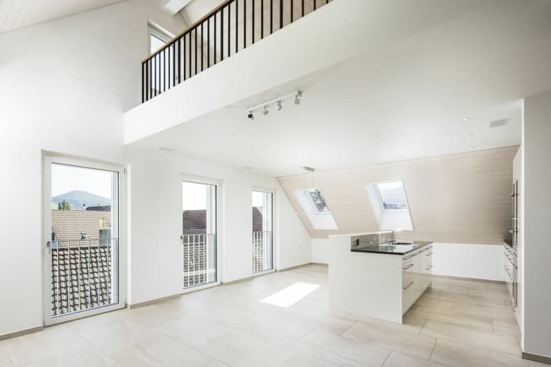 Traumhafte 3.5 Zimmer-Wohnung mit Galerie und Balkon (1)