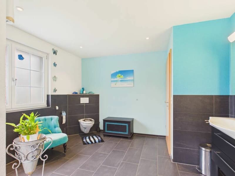 Spacious and bright with a view of the green (14)