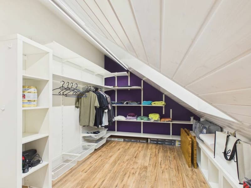 Spacious and bright with a view of the green (17)
