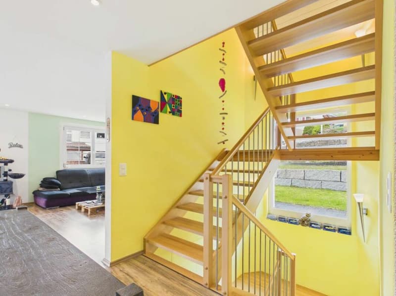 Spacious and bright with a view of the green (21)