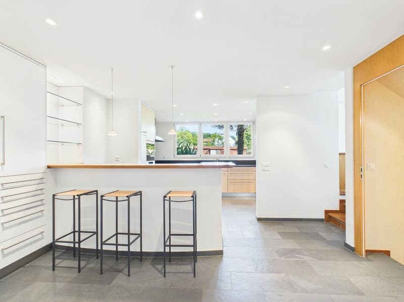 Spacious single-family house with bright rooms in a prime location (4)