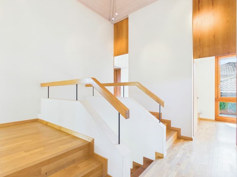 Spacious single-family house with bright rooms in a prime location (8)