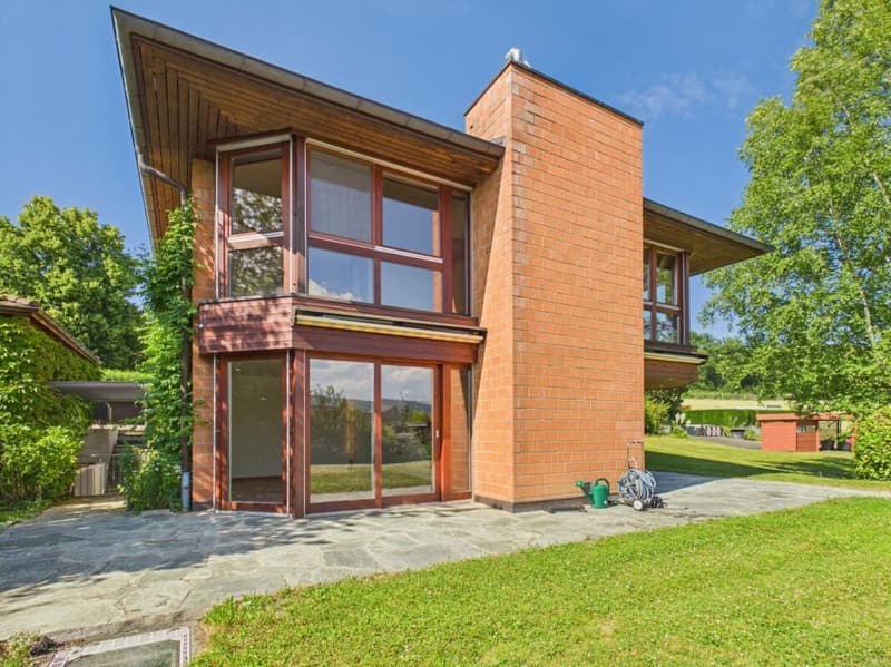 Spacious single-family house with bright rooms in a prime location (14)