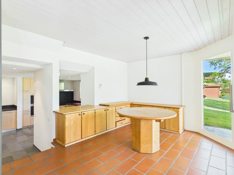Spacious single-family house with bright rooms in a prime location (7)
