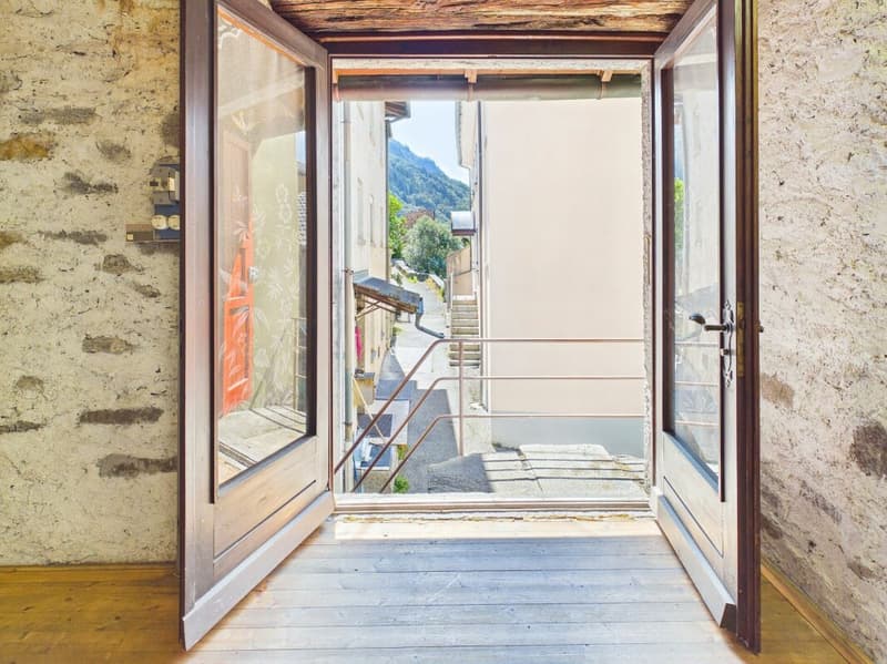 Charming Ticino house with rustico in an idyllic location (9)