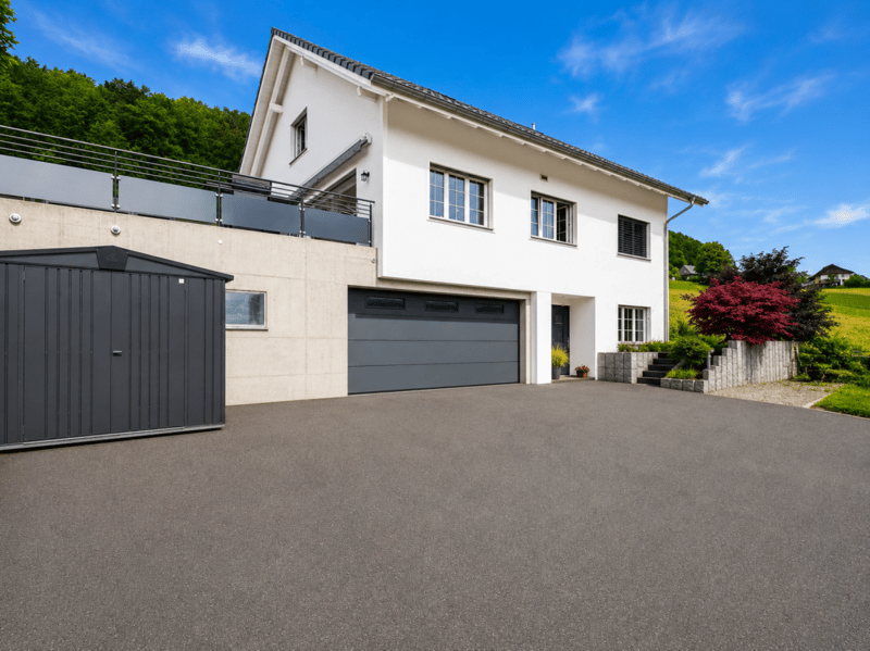 Spacious living area, modern, great view (20)