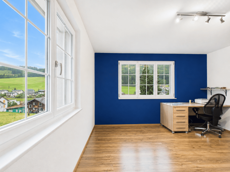 Spacious living area, modern, great view (6)
