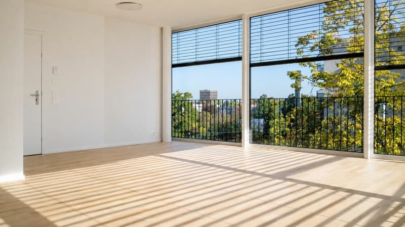 Lichtdurchflutetes Büro mit Balkon an zentraler Lage in Basel (2)