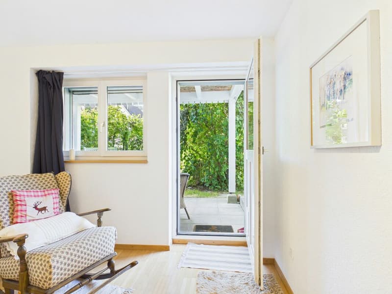 Bright 4.5-room garden apartment with garden seating area (4)