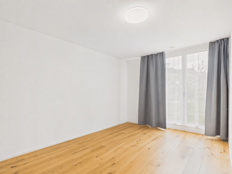 Grosszügige und helle Wohnung mit Garten (9)