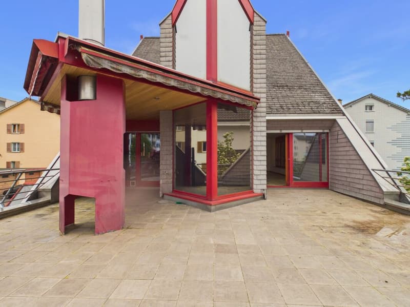 Detached villa with spa, commercial unit and plenty of design flexibility (25)