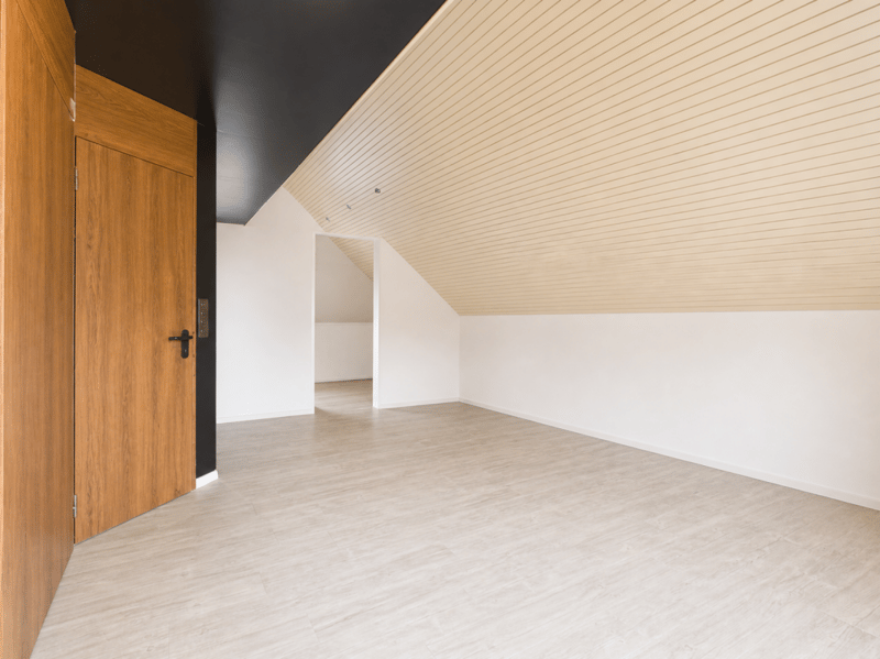 Detached villa with spa, commercial unit and plenty of design flexibility (22)