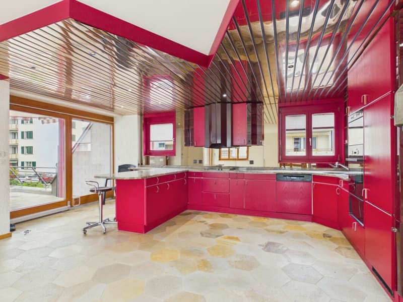 Detached villa with spa, commercial unit and plenty of design flexibility (14)