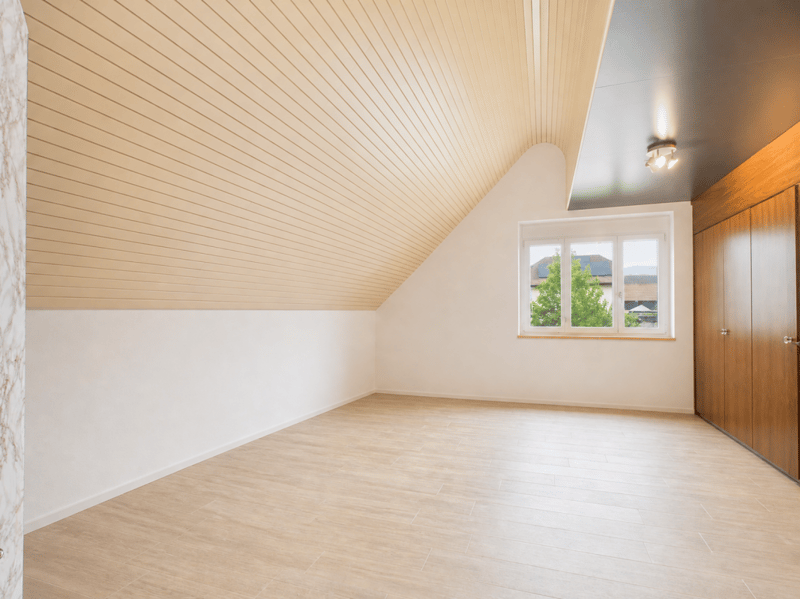 Detached villa with spa, commercial unit and plenty of design flexibility (23)
