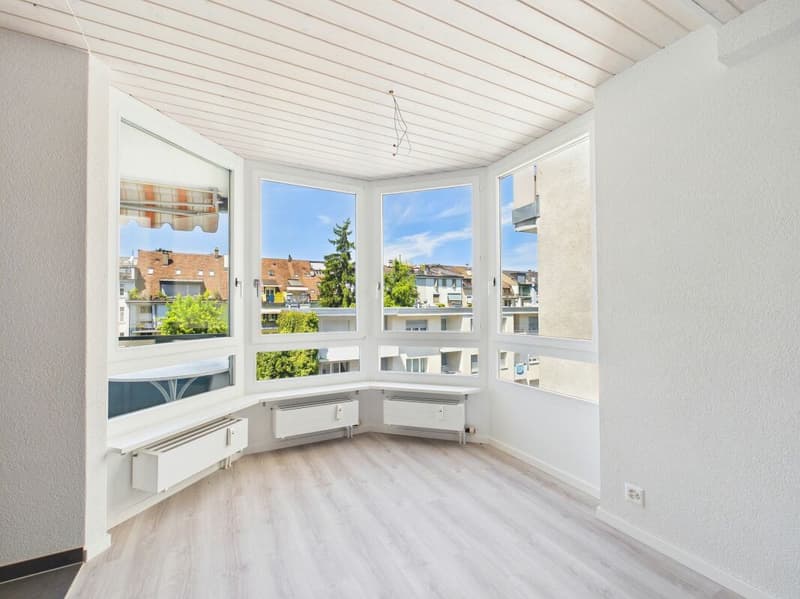 Helle 4.5-Zimmer-Wohnung mit Weitblick & Gartenmitbenutzung (1)