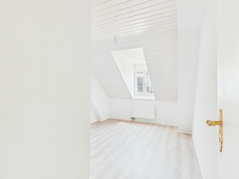 Helle 4.5-Zimmer-Wohnung mit Weitblick & Gartenmitbenutzung (7)