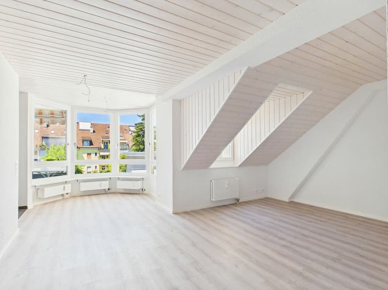 Helle 4.5-Zimmer-Wohnung mit Weitblick & Gartenmitbenutzung (3)