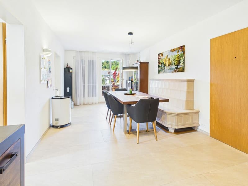 Maisonette spacieuse de 5,5 pièces avec 177 m² et deux balcons (1)