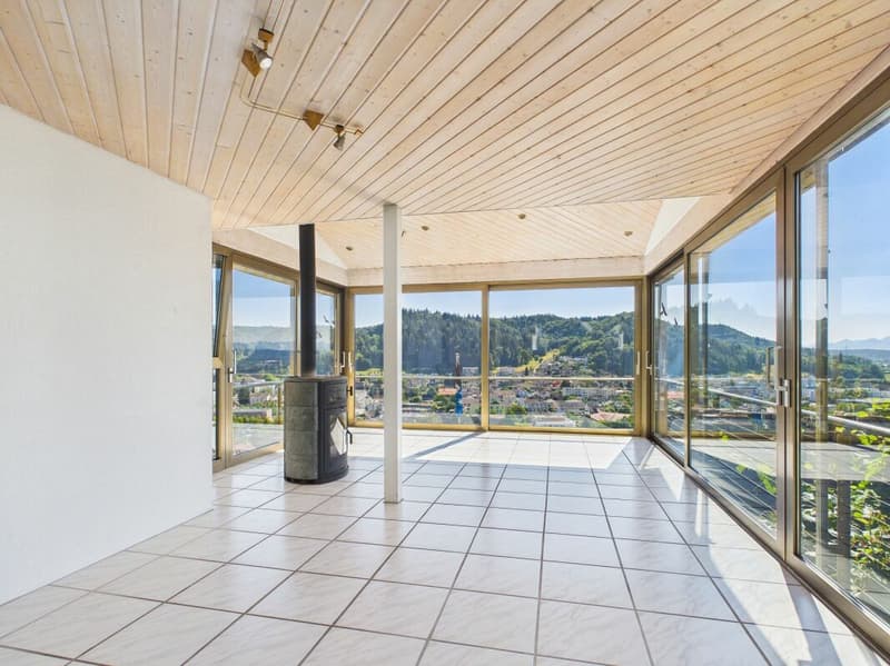 Charming 2.5-room apartment with winter garden, garden, and fireplace in Gränichen (1)