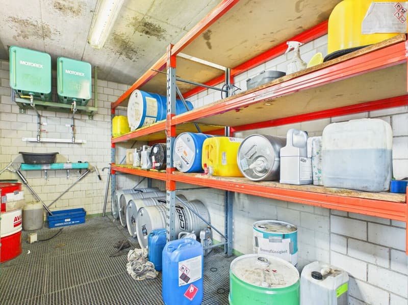 Hall avec 4 pièces (environ 350 m²) - idéal comme garage/atelier à Rafz (8)