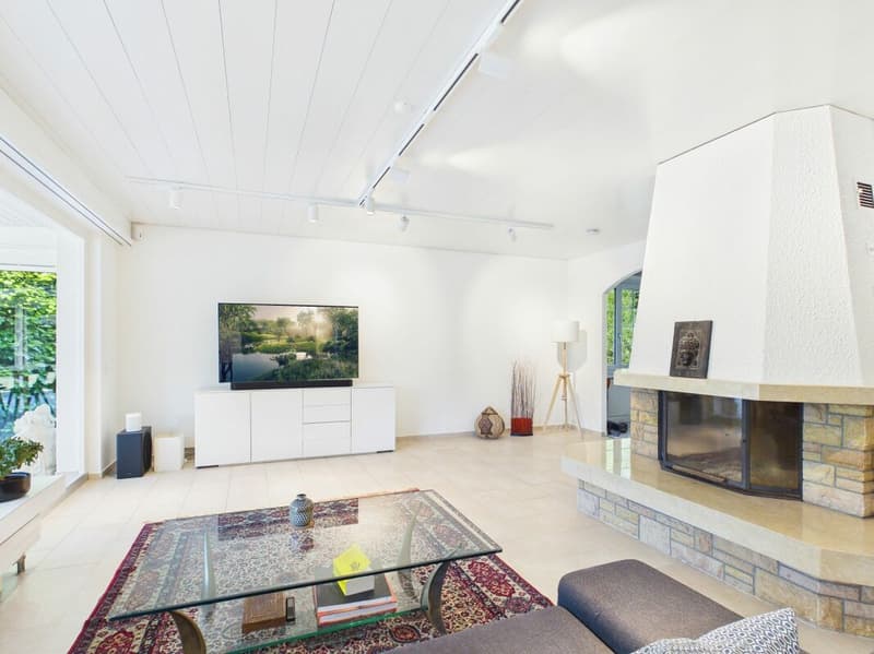 Maison unifamiliale indépendante avec jardin d'hiver, cheminée et sauna dans un endroit calme (3)