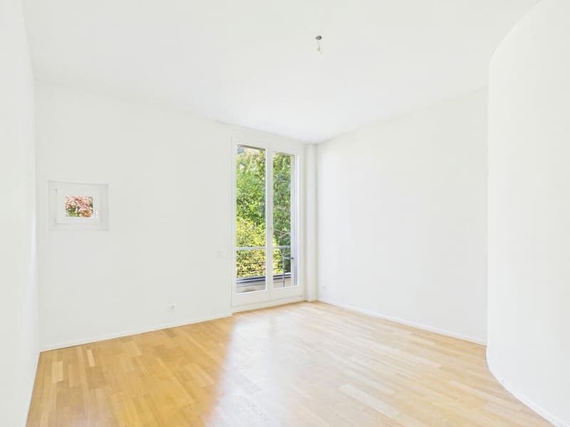 Stylish living on Bruderholz with chimney, balcony, terrace, and ornamental garden (11)