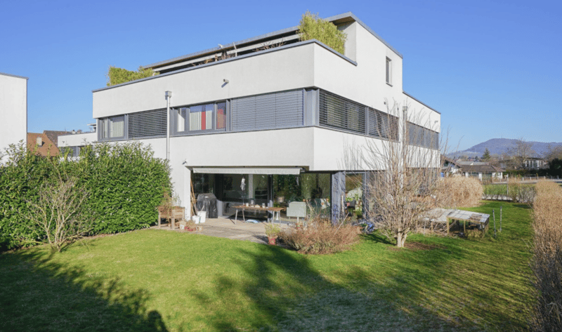 Exklusives Wohnerlebnis mit Gartenparadies in Gipf-Oberfrick (1)