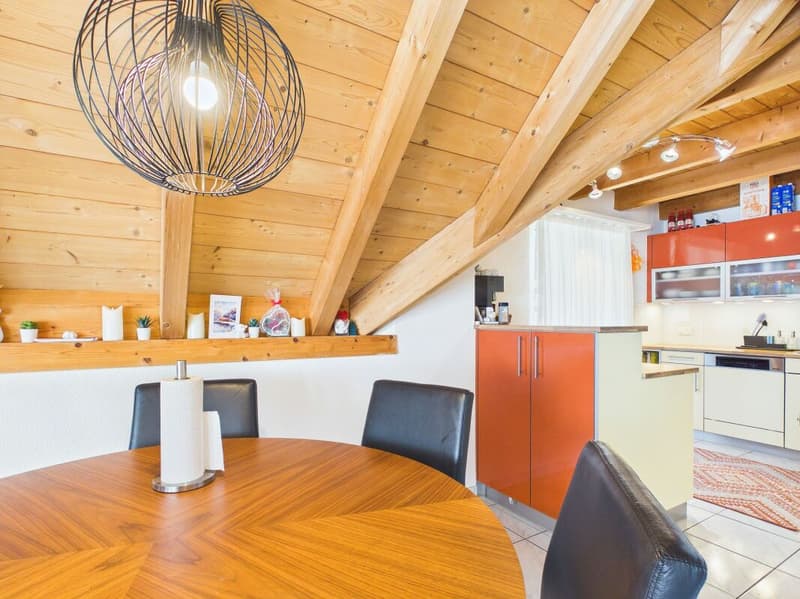 Grosszügige Maisonette Wohnung mit Balkon und Cheminée Kopie (5)