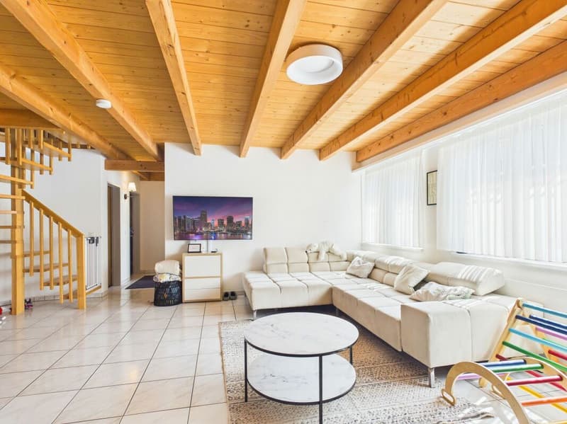 Grosszügige Maisonette Wohnung mit Balkon und Cheminée Kopie (2)