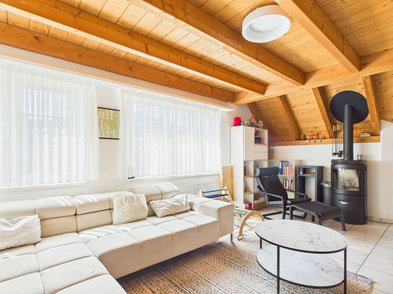 Grosszügige Maisonette Wohnung mit Balkon und Cheminée Kopie (3)