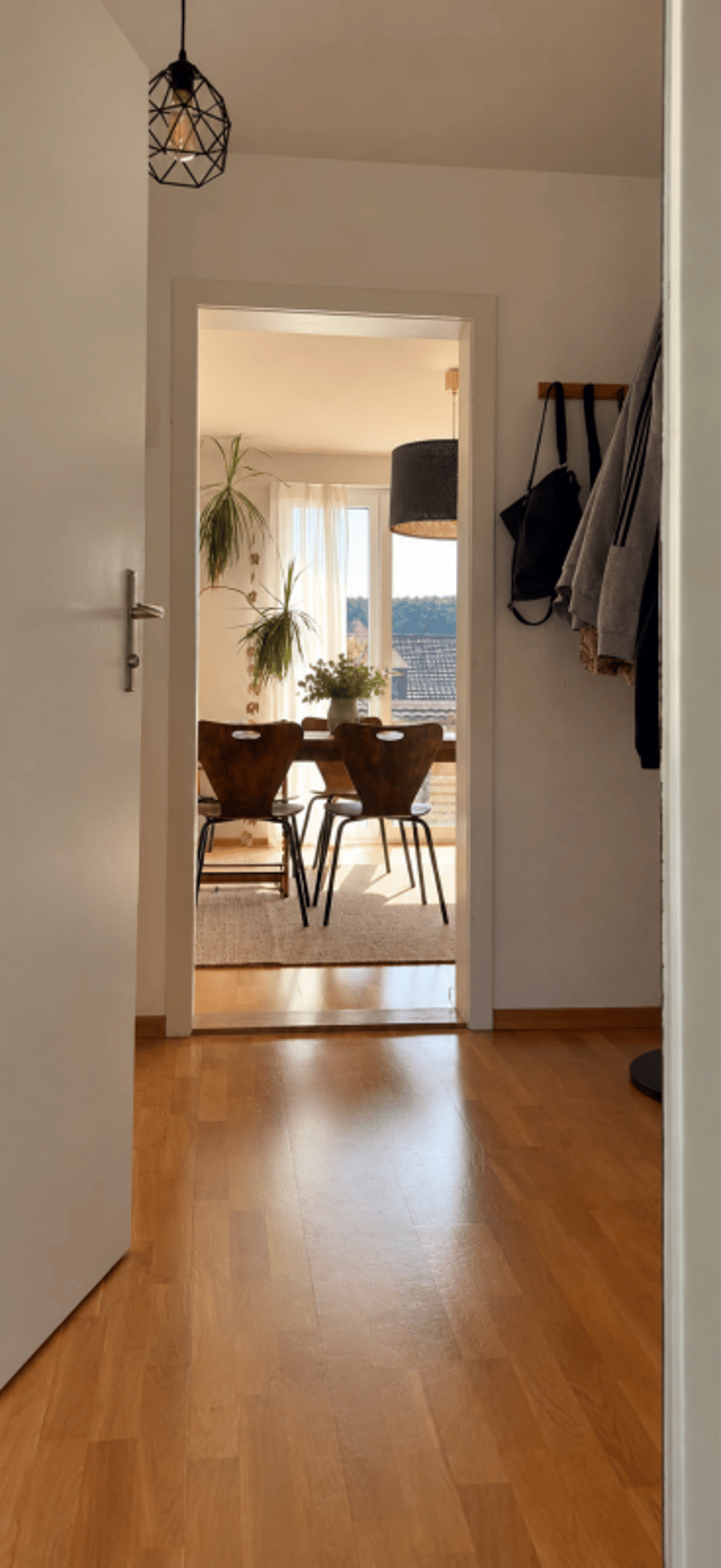 Ruhig wohnen, zentral verbunden - helle 4-Zimmer-Maisonette mit grossem Balkon in Muttenz (5)