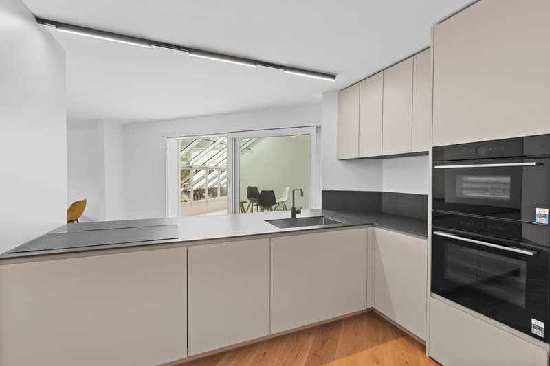 Helle 4.5-Zimmer-Terrassenwohnung in Adliswil – ab sofort verfügbar! (2)