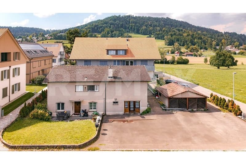 Habiter ou Investir | Maison spacieuse de deux familles avec beaucoup de potentiel (3)