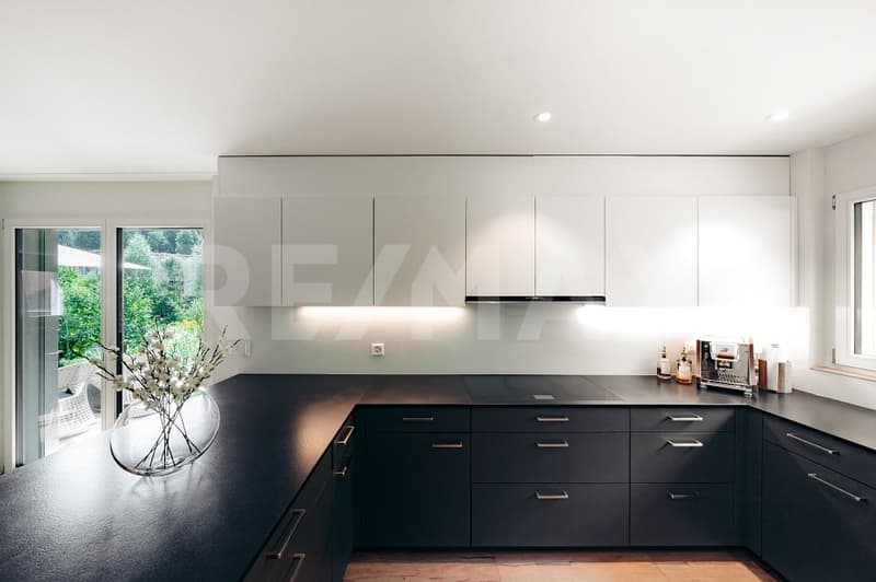 Living with additional return - exclusive semi-detached house with separate apartment (8)
