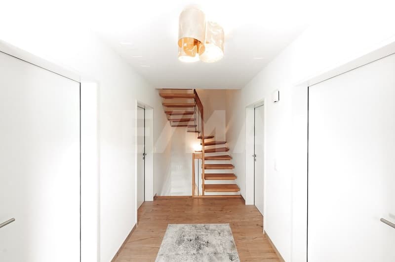 Living with additional returns, exclusive semi-detached house with separate apartment (11)