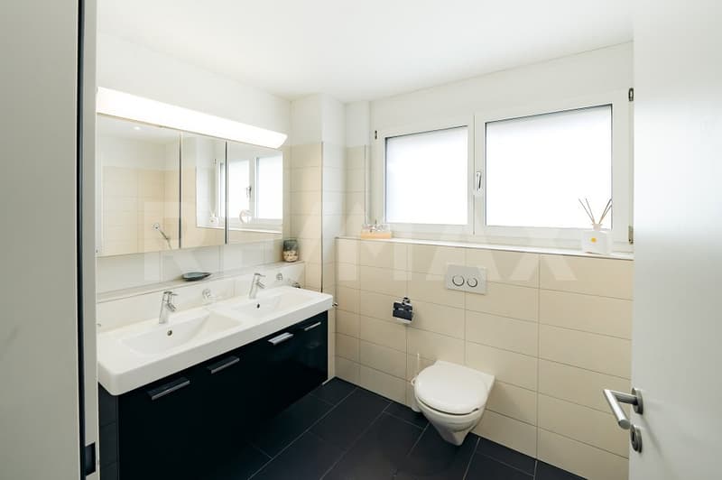 Moderne 4.5-Zimmer-Terrassenwohnung mit hochwertigem Ausbau ideal für Familien (12)