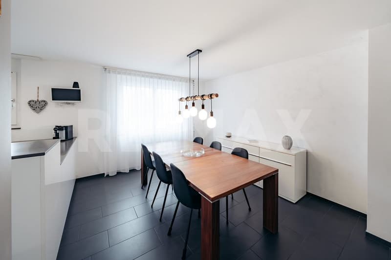 Moderne 4.5-Zimmer-Terrassenwohnung mit hochwertigem Ausbau ideal für Familien (6)