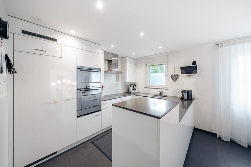 Moderne 4.5-Zimmer-Terrassenwohnung mit hochwertigem Ausbau ideal für Familien (5)