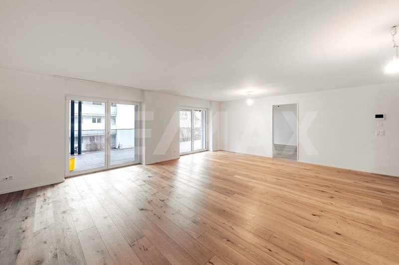 Appartamento moderno 4.5 locali con 134 m² e ampio balcone, ristrutturato, situato nel centro di Kloten (5)