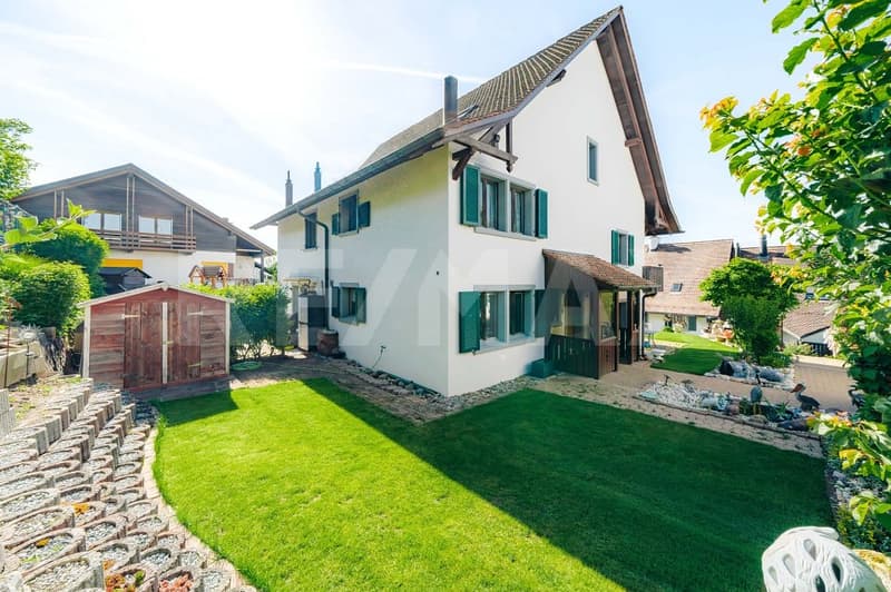 Perfetto per le famiglie: casa a schiera con giardino e posizione centrale ideale (4)