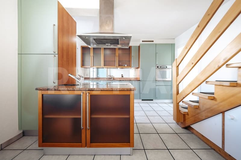 Grosszügige 5.5-Zimmer-Maisonette mit Einfamilienhaus-Charakter an zentraler Lage (2)